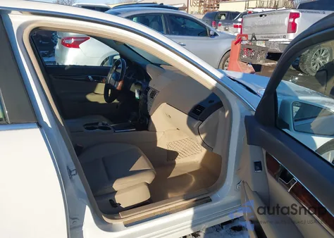 2010 Mercedes-Benz C 300 Luxury 4Matic/Sport 4Matic from USA, damaged, VIN WDDGF8BB5AR105565